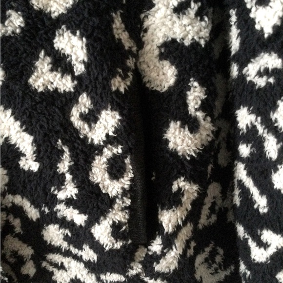 UGG Phoebe Wrap Cardigan - Black Leopard, M, NWT - Picture 4 of 8